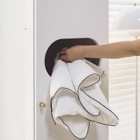 Szafka na brudną bieliznę, biała, 3 zaokrąglone otwory