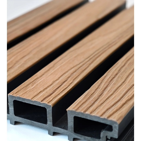 Panel elewacyjny WPC TEAK/CZARNY, faktura drewna 2K26, 219x2900 mm, dwukolorowy (0,63 m²)